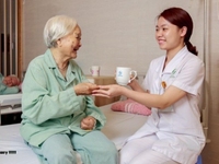 Gia Đình Tìm 1 Nữ Giúp Việc Nhà, 1 Nữ Chăm Bé, 1 Chăm Bà Làm Ăn Ở Lại. Gia Đình Tìm 1 Nữ Giúp Việc Nhà, 1 Nữ Chăm Bé, 1 Chăm Bà Làm Ăn Ở Lại.