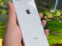 Iphone 8 plus 64 gb màu trắng cần pass lại cho ae Iphone 8 plus 64 gb màu trắng cần pass lại cho ae