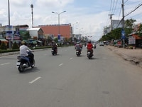 Bán nhà mặt tiền đ.Nguyễn Văn Cừ nối dài ,khu trung tâm, DT: 10m x 23m Bán nhà mặt tiền đ.Nguyễn Văn Cừ nối dài ,khu trung tâm, DT: 10m x 23m