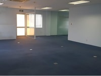 Văn Phòng, Mặt Tiền Hoàng Văn Thụ, Phú Nhuận. DT: 130m2. Có Ban Công Văn Phòng, Mặt Tiền Hoàng Văn Thụ, Phú Nhuận. DT: 130m2. Có Ban Công