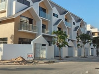 Nhà phố Thương mại Xây dựng sẵn TP Bà Rịa, 2 lầu + Sân Giá 3,5 tỷ/Căn Nhà phố Thương mại Xây dựng sẵn TP Bà Rịa, 2 lầu + Sân Giá 3,5 tỷ/Căn