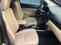 Chính chủ cần bán xe Mitsubishi Outlander 2017 nhập khẩu 100% Chính chủ cần bán xe Mitsubishi Outlander 2017 nhập khẩu 100%