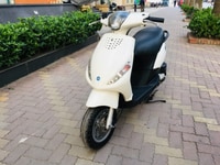 Piaggio Zip 100 màu trắng trẻ trung mới 95% 2016 Piaggio Zip 100 màu trắng trẻ trung mới 95% 2016