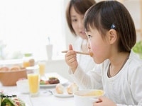 Cần tìm người giúp việc nhà chung cư phụ trông trẻ Cần tìm người giúp việc nhà chung cư phụ trông trẻ