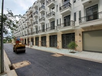Nhà đẹp xây mới SHR đúc kiên cố 1 trệt 4 lầu khu ở an ninh Nhà đẹp xây mới SHR đúc kiên cố 1 trệt 4 lầu khu ở an ninh