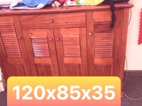 Tủ để giầy gỗ thịt mới có 5 cửa. Tủ để giầy gỗ thịt mới có 5 cửa.