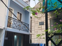 Bán nhà đẹp hẻm Hoàng Diệu. Q4 giá: 2,6 tỷ Bán nhà đẹp hẻm Hoàng Diệu. Q4 giá: 2,6 tỷ