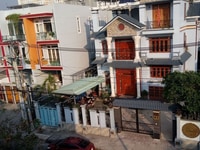 Nhân viên lễ tân . Nhân viên lễ tân .