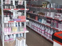 TUYỂN nhân viên nam nữ bán hàng TUYỂN nhân viên nam nữ bán hàng