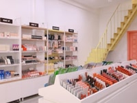 Tuyển 2 Nhân Viên Bán Mỹ Phẩm Tuyển 2 Nhân Viên Bán Mỹ Phẩm