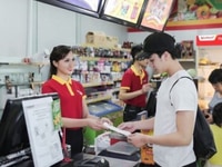 Cần 01 Nam 01 Nữ phụ bán trực tiếp tại quầy Cần 01 Nam 01 Nữ phụ bán trực tiếp tại quầy