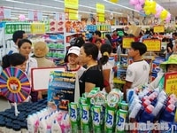 Cần tuyển gấp nam nữ bán hàng trực tiếp tại cửa hàng Cần tuyển gấp nam nữ bán hàng trực tiếp tại cửa hàng