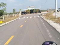 Tôi có lô đất ngay trung tâm hành chính chơn thành cần ra gấp. Tôi có lô đất ngay trung tâm hành chính chơn thành cần ra gấp.