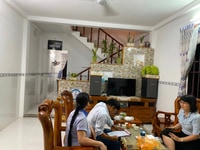 (chính chủ)Tuổi đã cao- Tôi Bán Gấp căn nhà 1 trệt 1 lầu sát ngay QL13 (chính chủ)Tuổi đã cao- Tôi Bán Gấp căn nhà 1 trệt 1 lầu sát ngay QL13