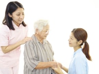 Cần 2 Người Giúp Việc Nhà,1 Giữ Em Bé, 1 Chăm Người Già Cần 2 Người Giúp Việc Nhà,1 Giữ Em Bé, 1 Chăm Người Già