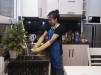 Cần tìm 2 người giúp việc nhà 1 chăm em bé 1 chăm người già Cần tìm 2 người giúp việc nhà 1 chăm em bé 1 chăm người già