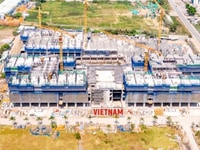 Căn hộ Q7 bên Sông SG - Góp 2.5 Tháng 4,5% - đang lên tầng Căn hộ Q7 bên Sông SG - Góp 2.5 Tháng 4,5% - đang lên tầng