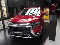 Mitsubishi Outlander 2020 lăn bánh 900 tr Mitsubishi Outlander 2020 lăn bánh 900 tr