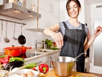 Cần người thật thà siêng năng giúp việc nhà Cần người thật thà siêng năng giúp việc nhà