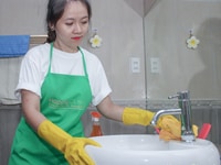 Cần một nữ giúp việc quán xuyến công việc nhà cửa Cần một nữ giúp việc quán xuyến công việc nhà cửa