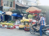 Bán căn nhà 1 trệt 1 lầu đồi diện chợ bến tranh – đang cho thuê 12 tr Bán căn nhà 1 trệt 1 lầu đồi diện chợ bến tranh – đang cho thuê 12 tr