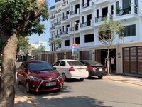 Bán nhà xây mới 3 lầu SHR, chiết khấu khủng