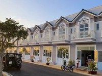 Bán Nhà Tặng Luôn Đất Giá Rẻ Nhất Thị Trường Bán Nhà Tặng Luôn Đất Giá Rẻ Nhất Thị Trường