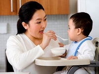Tôi đang cần 1 người chăm bé có kinh nghiệm và ở lại nhà Tôi đang cần 1 người chăm bé có kinh nghiệm và ở lại nhà