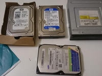 Ổ cứng máy tính chính hãng WD, 2 ổ 500 GB còn mới. Ổ cứng máy tính chính hãng WD, 2 ổ 500 GB còn mới.