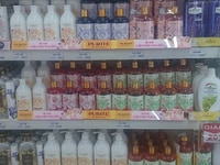 Tuyển nhân viên bán hàng tại quầy Tuyển nhân viên bán hàng tại quầy