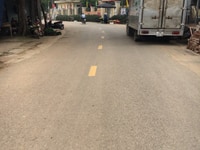 Đất mặt đường lớn thấp hơn thị trường- 2 xe contener tránh nhau Đất mặt đường lớn thấp hơn thị trường- 2 xe contener tránh nhau