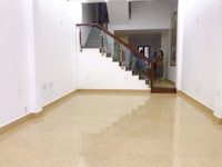 Cho thuê nhà 2 tầng mt sát Tố Hữu thích hợp làm Văn phòng Cho thuê nhà 2 tầng mt sát Tố Hữu thích hợp làm Văn phòng