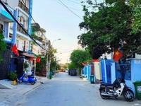 Nhà hẻm nhựa 8m 719 HTP, Q7. 4m*9m, trệt, lửng, lầu. 3,7 tỷ. Nhà hẻm nhựa 8m 719 HTP, Q7. 4m*9m, trệt, lửng, lầu. 3,7 tỷ.