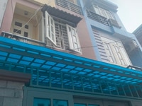 Nhà 1 trệt 2 lầu kèm sân thượng giá cực tốt, tluong mạnh