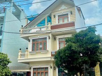 Biệt Thự TTHC Tp. Dĩ An. Tặng toàn bộ nội thất trong nhà