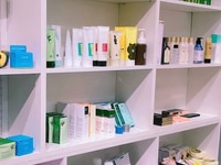 Shop Mỹ Phẩm Đang Cần Gấp 3 Bạn Đứng Bán Hàng Shop Mỹ Phẩm Đang Cần Gấp 3 Bạn Đứng Bán Hàng