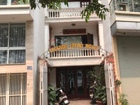Cho thuê nhà mặt phố ( mặt Hồ Tây), số nhà 135 phố Nhật Chiêu