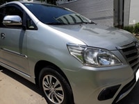 Gia đình cần bán xe Innova 2016, số sàn, màu bạc Gia đình cần bán xe Innova 2016, số sàn, màu bạc