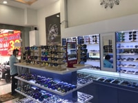 Shop mắt kính Tuyển gấp 2 nv trực quầy Shop mắt kính Tuyển gấp 2 nv trực quầy