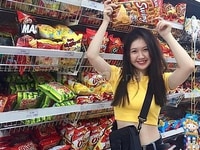 Ưu tiên Người Lớn Tuổi , bán hàng và phụ sắp xếp hàng lên kệ Ưu tiên Người Lớn Tuổi , bán hàng và phụ sắp xếp hàng lên kệ