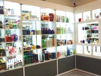 Shop Mỹ Phẩm Mới Mở Cần 3 Nam Nữ Trai Đẹp Gái Xinh Shop Mỹ Phẩm Mới Mở Cần 3 Nam Nữ Trai Đẹp Gái Xinh