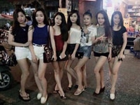 Nhân viên phục vụ cafe lương cao ổn định Nhân viên phục vụ cafe lương cao ổn định