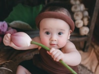 Nhà tôi đang cần một cô chăm bé làm lâu dài Nhà tôi đang cần một cô chăm bé làm lâu dài