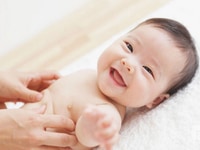 Nhà tôi đang cần một cô chăm bé làm lâu dài Nhà tôi đang cần một cô chăm bé làm lâu dài