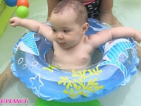 Cần một cô chăm bé ăn ở trong nhà Cần một cô chăm bé ăn ở trong nhà