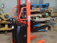 Xe nâng bán tự động 1 tấn của nhà sản xuất Niuli Xe nâng bán tự động 1 tấn của nhà sản xuất Niuli