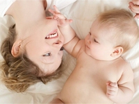 Tuyển một giúp việc chăm sóc bé nhỏ lo ăn ở luôn tại nhà Tuyển một giúp việc chăm sóc bé nhỏ lo ăn ở luôn tại nhà