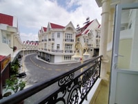 Bán Dãy Nhà Tại Khu Nghỉ Dưỡng Cao Cấp Đà Lạt Chỉ với giá 5tỷ4 đến 6ty Bán Dãy Nhà Tại Khu Nghỉ Dưỡng Cao Cấp Đà Lạt Chỉ với giá 5tỷ4 đến 6ty