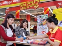Cần tuyển nhân viên nam nữ thu ngân / bán hàng làm việc tại siêu thị . Cần tuyển nhân viên nam nữ thu ngân / bán hàng làm việc tại siêu thị .
