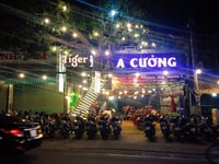 Quán hải sản A Cường tuyển Nam - Nữ phục vụ Quán hải sản A Cường tuyển Nam - Nữ phục vụ